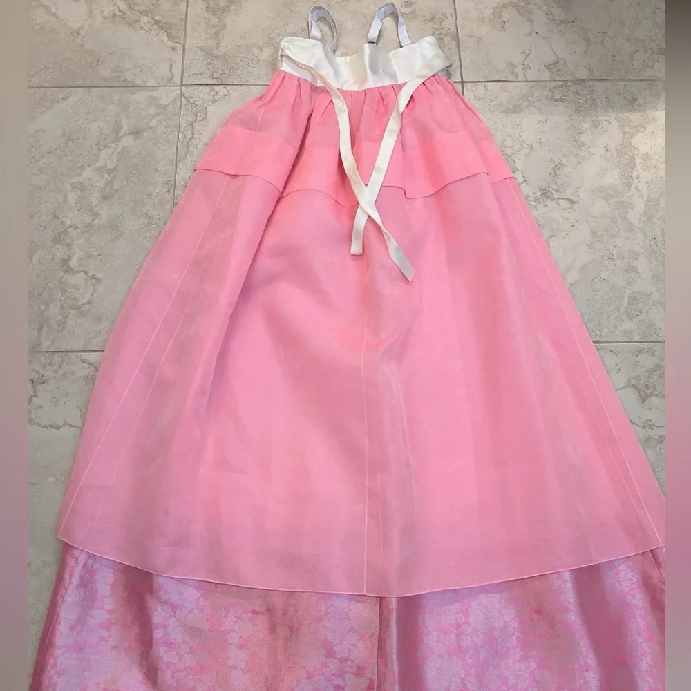 Korean Hanbok - Picture 2 of 7
